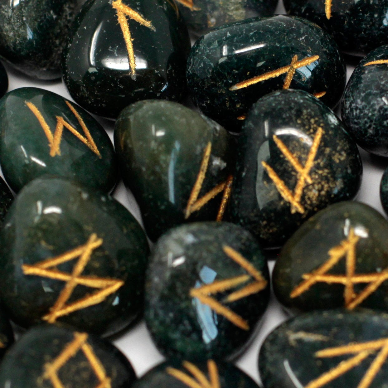 Runes Stone Set vo vrecúšku - Bloodstone